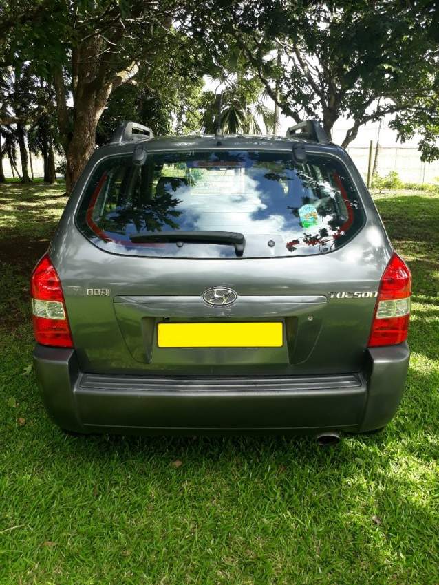 2007 Hyundai Tucson 2.0 - 5 - SUV Cars  on Aster Vender
