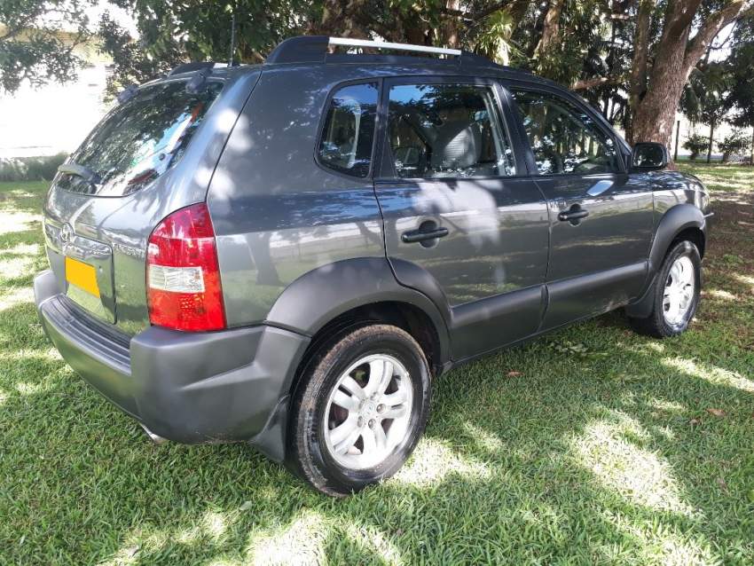 2007 Hyundai Tucson 2.0 - 3 - SUV Cars  on Aster Vender
