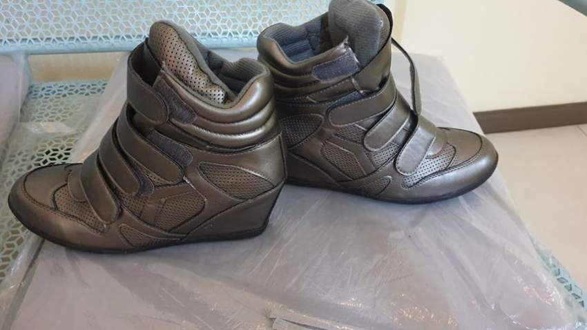 High-top - 1 - Women's shoes (ballet, etc)  on Aster Vender