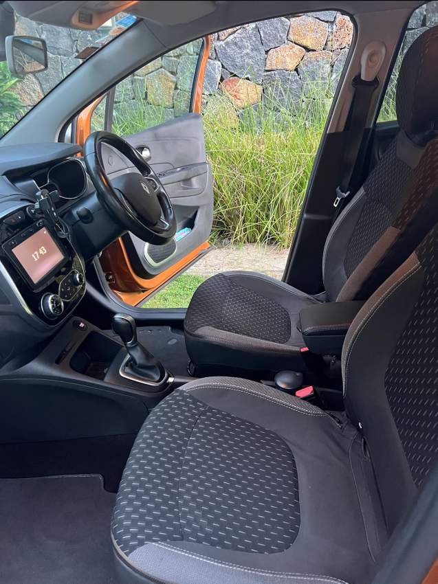 RENAULT CAPTURE - 3 - SUV Cars  on Aster Vender