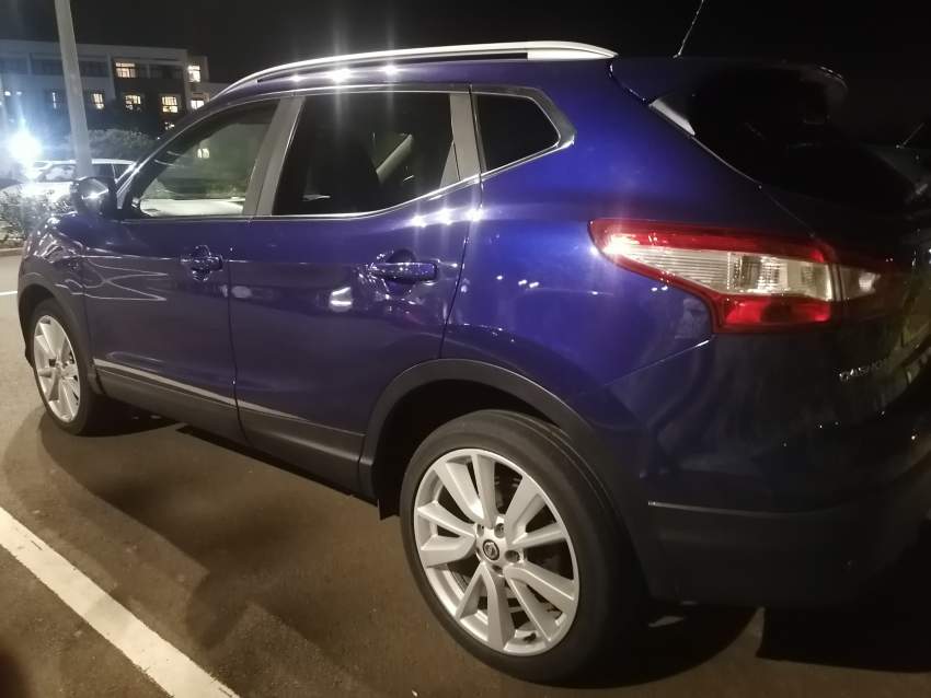 Nissan Qashqai Year 2015 - 2 - SUV Cars  on Aster Vender
