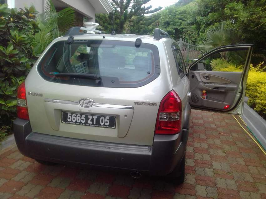 Hyundai Tucson - 2 - SUV Cars  on Aster Vender