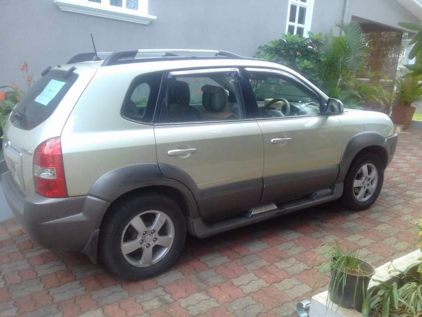 Hyundai Tucson - 7 - SUV Cars  on Aster Vender