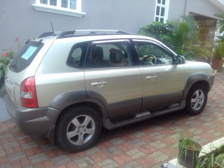 Hyundai Tucson - 8 - SUV Cars  on Aster Vender