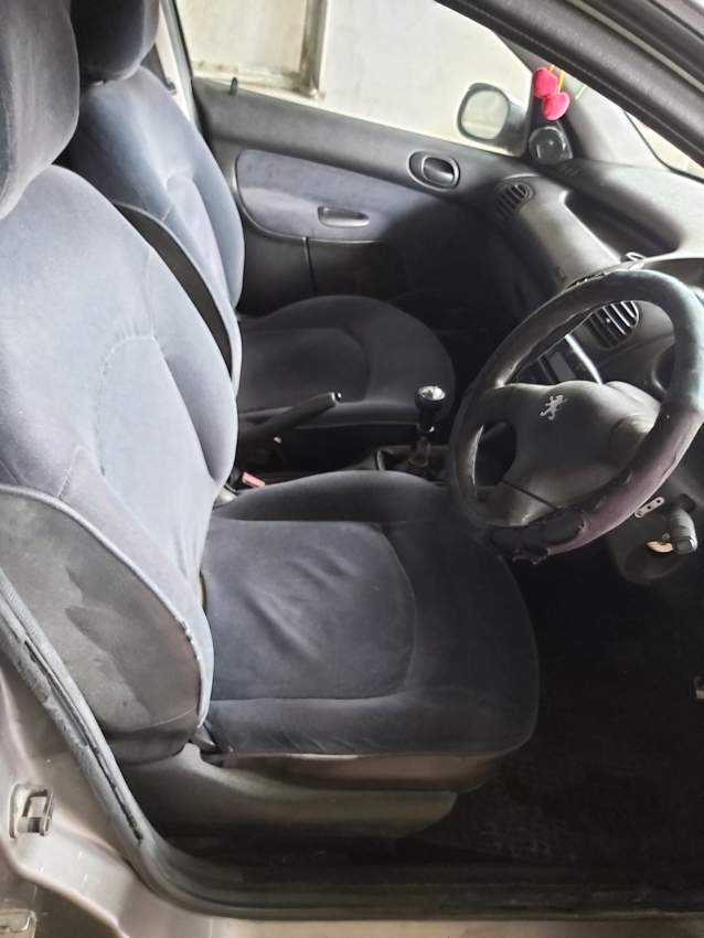 Peugeot 206 on Aster Vender