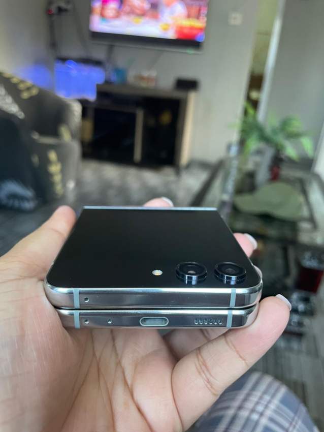Samsung Z flip 5 - 2 - Android Phones  on Aster Vender