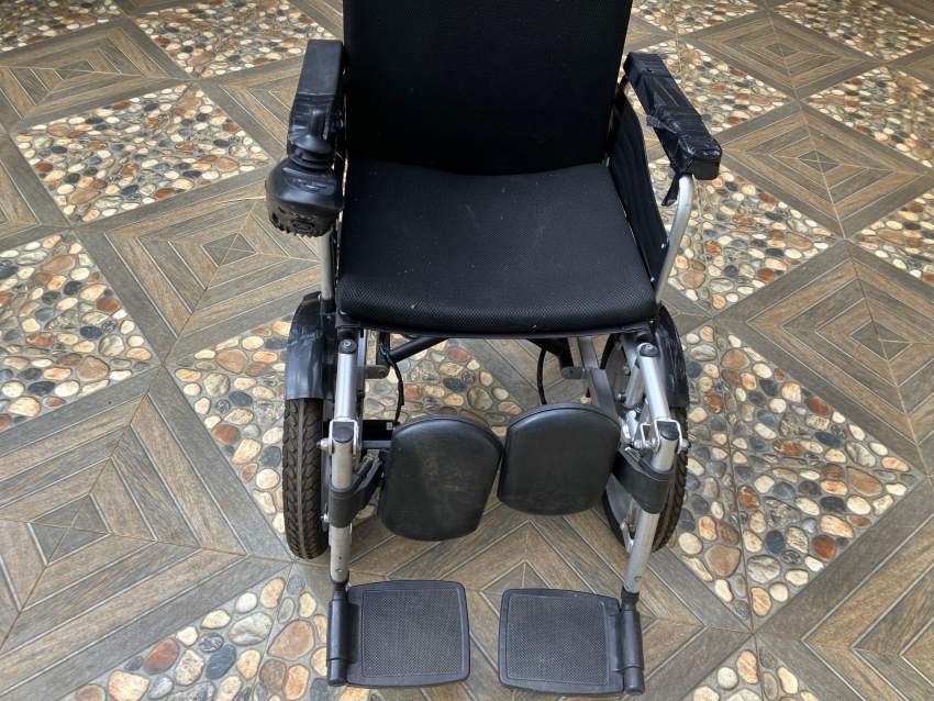 recent electrical wheel chair - 0 - Wheelchair  on Aster Vender