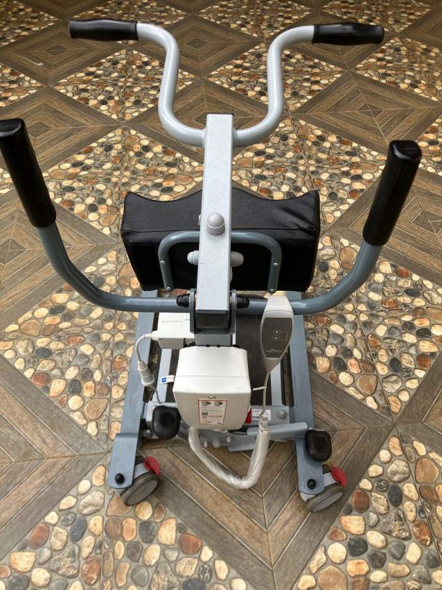 Machine Leve personne handicapée - 0 - Other Medical equipment  on Aster Vender