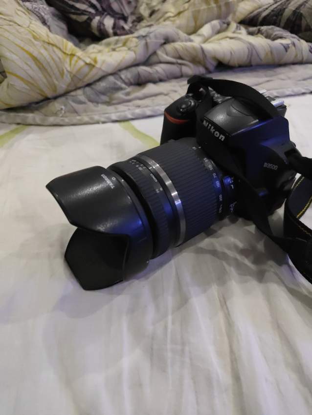 D3500 + tamron 18-270mm on Aster Vender