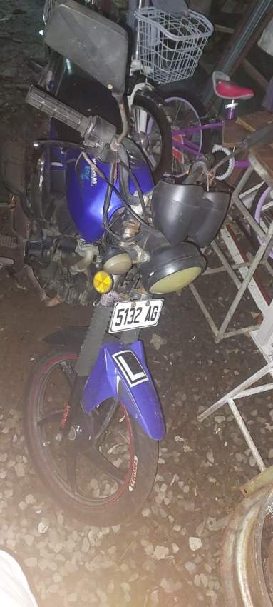 Moto - 0 - Roadsters  on Aster Vender