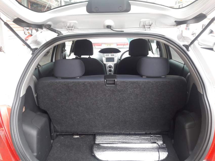toyota vitz 06 - 1 - Compact cars  on Aster Vender