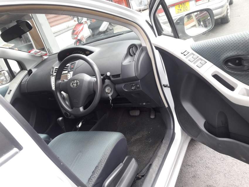 toyota vitz 06 - 4 - Compact cars  on Aster Vender