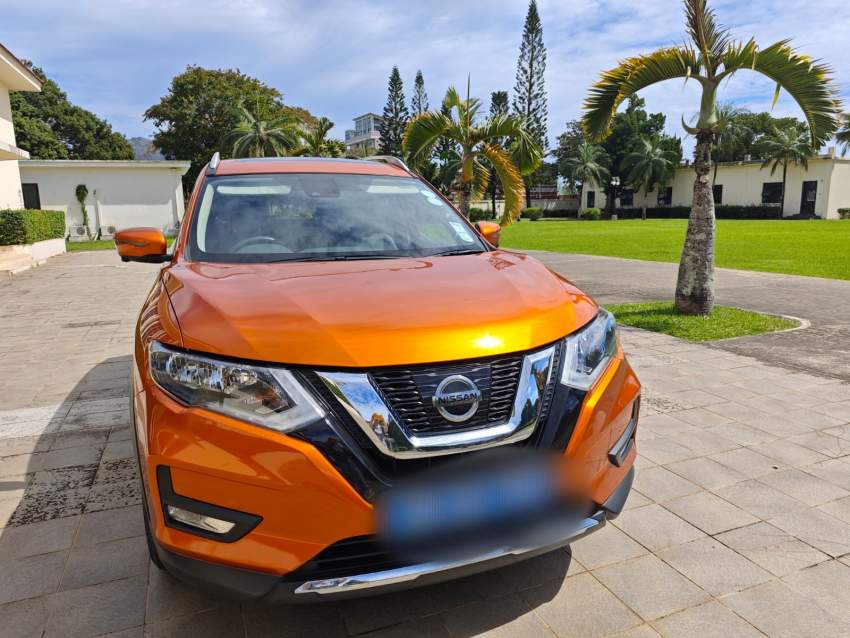 Nissan Xtrail - 5 - SUV Cars  on Aster Vender