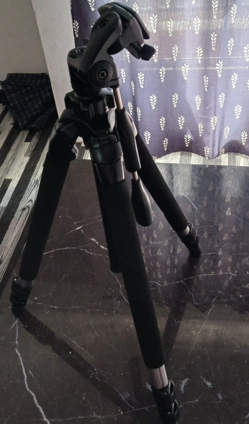 Slik Tripod - 0 - All electronics products  on Aster Vender