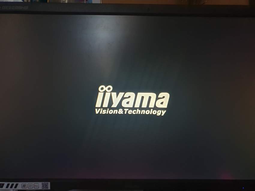 Gaming Monitor for sale (price neg) 10/10 conditon. Whatsapp only - 0 - LED Monitor  on Aster Vender