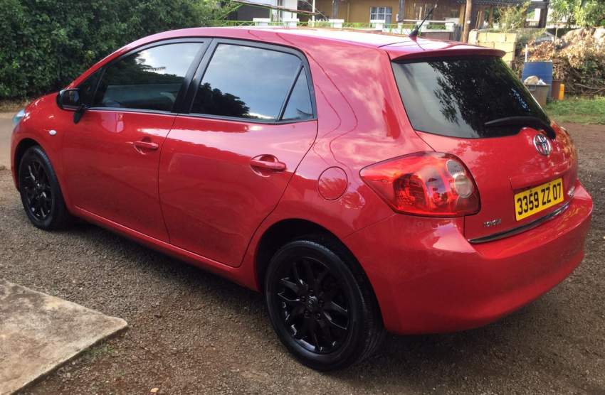 Toyota Auris VVT-I Hatchback 1600cc - 4 - Family Cars  on Aster Vender