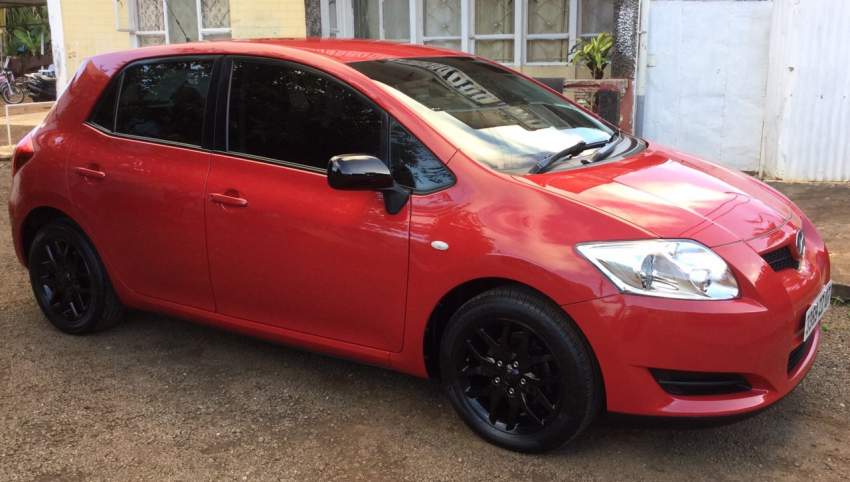 Toyota Auris VVT-I Hatchback 1600cc - 1 - Family Cars  on Aster Vender