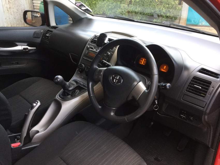 Toyota Auris VVT-I Hatchback 1600cc - 8 - Family Cars  on Aster Vender