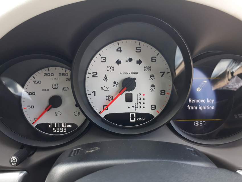 2015 Porsche Cayman 2.7 - 8 - Sport Cars  on Aster Vender