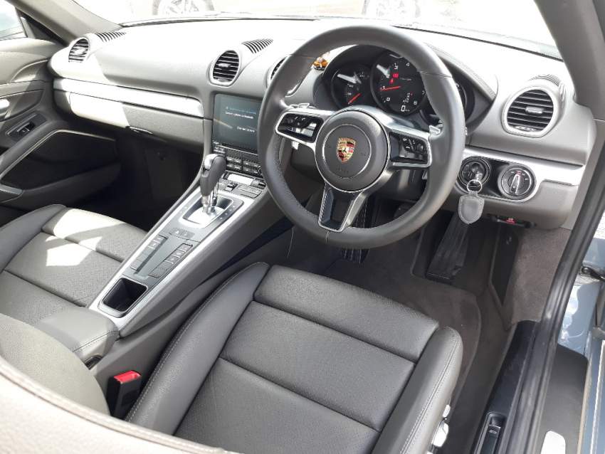 2017 Porsche 718 Cayman - 5 - Sport Cars  on Aster Vender