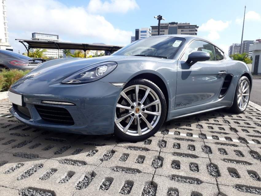 2017 Porsche 718 Cayman - 2 - Sport Cars  on Aster Vender
