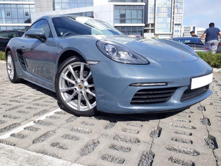 2017 Porsche 718 Cayman on Aster Vender