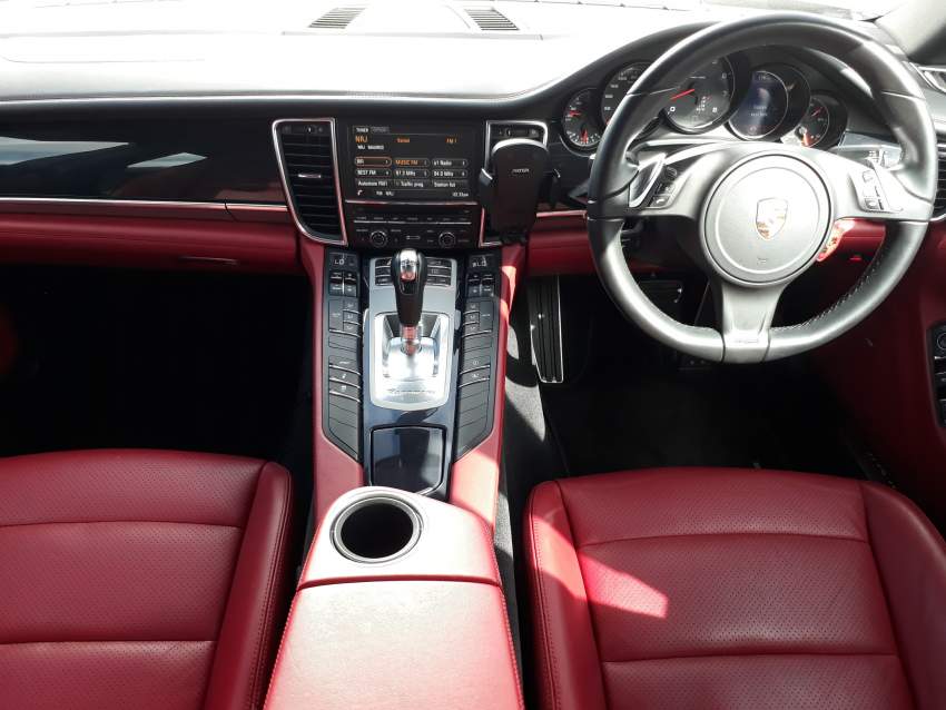 2014 Porsche Panamera 3.6 V6 on Aster Vender