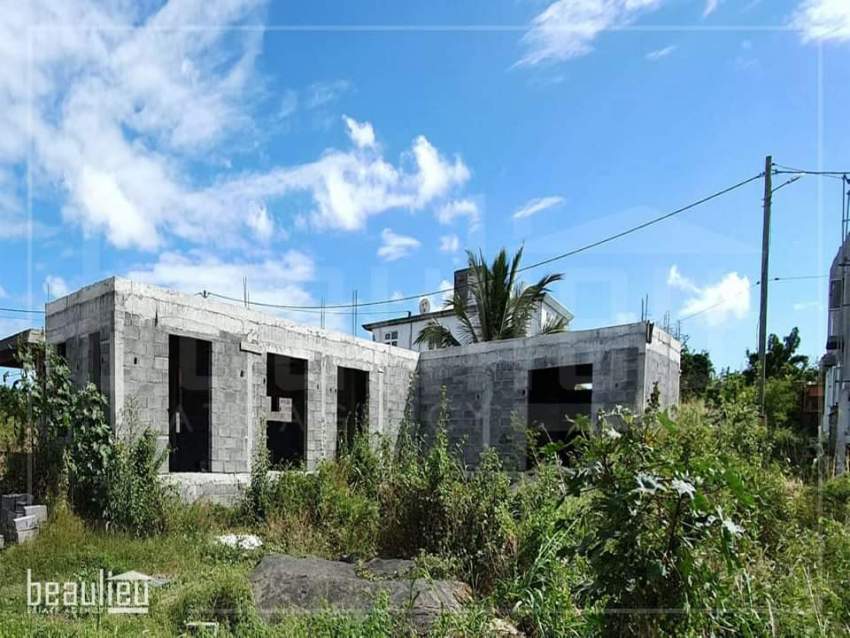 Unfinished house built on 11 perches land in Grand Gaube. - 1 - Land  on Aster Vender