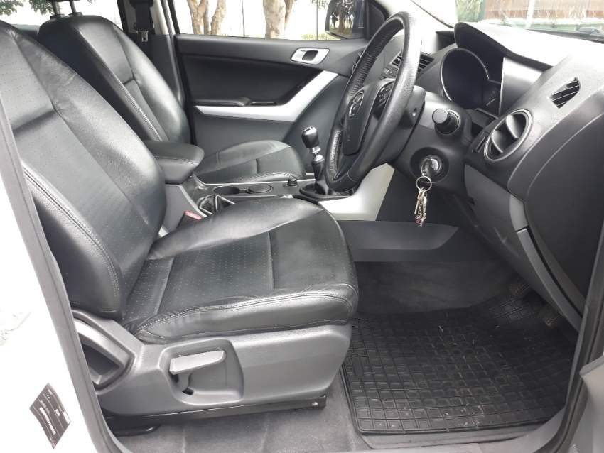 2015 Mazda BT-50 2.2 - 7 - Pickup trucks (4x4 & 4x2)  on Aster Vender