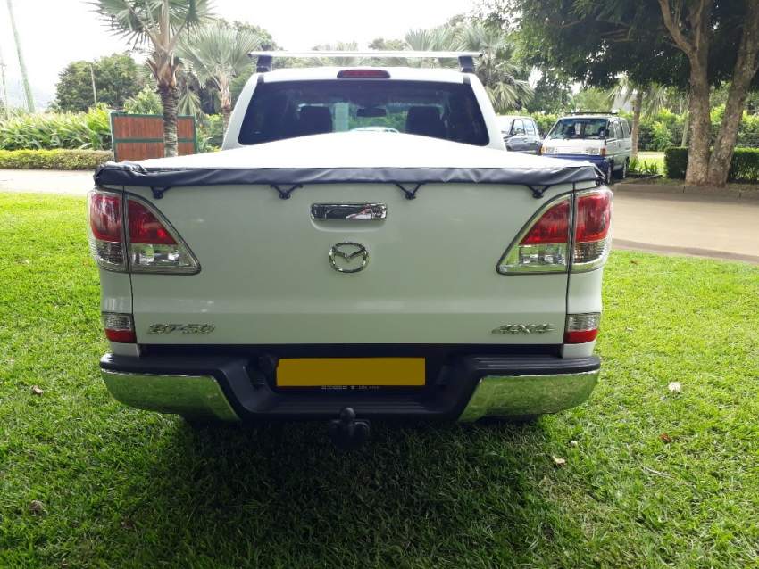 2015 Mazda BT-50 2.2 - 4 - Pickup trucks (4x4 & 4x2)  on Aster Vender