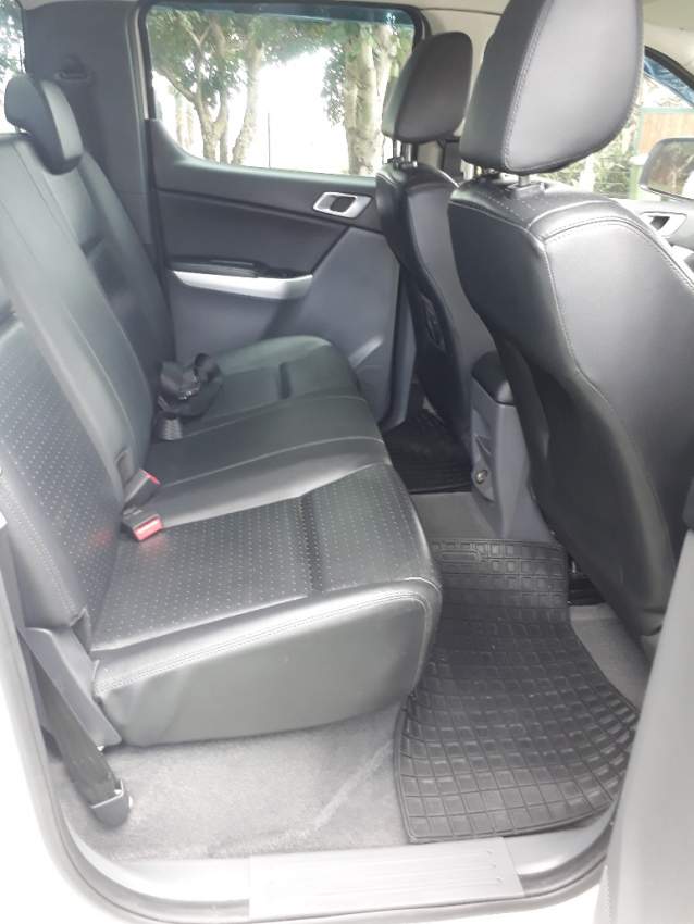 2015 Mazda BT-50 2.2 - 6 - Pickup trucks (4x4 & 4x2)  on Aster Vender