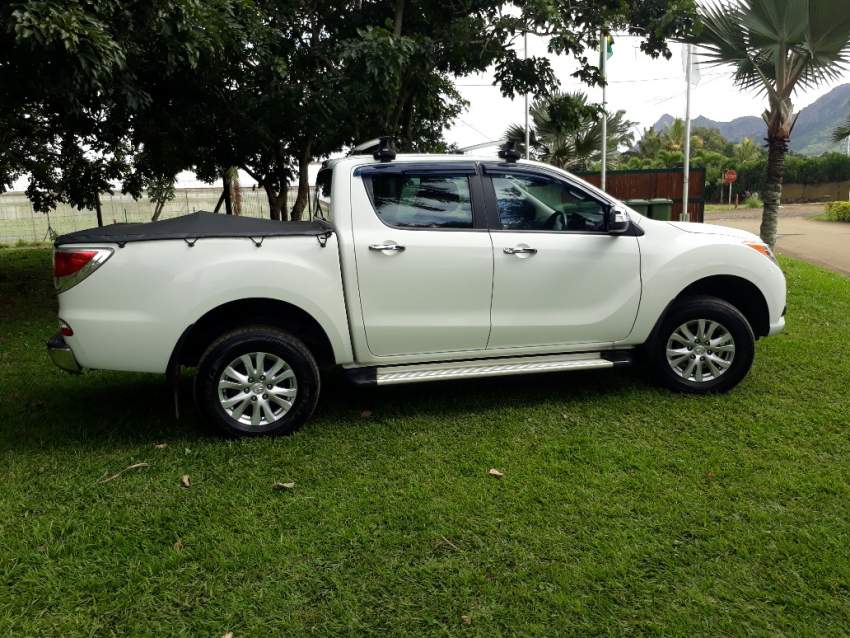 2015 Mazda BT-50 2.2 - 2 - Pickup trucks (4x4 & 4x2)  on Aster Vender