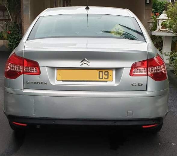 Citroen C5 Year 09  Sole owner fully Executive - 2 - Family Cars  on Aster Vender