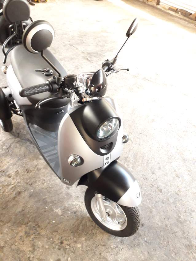 Electric scooter on Aster Vender