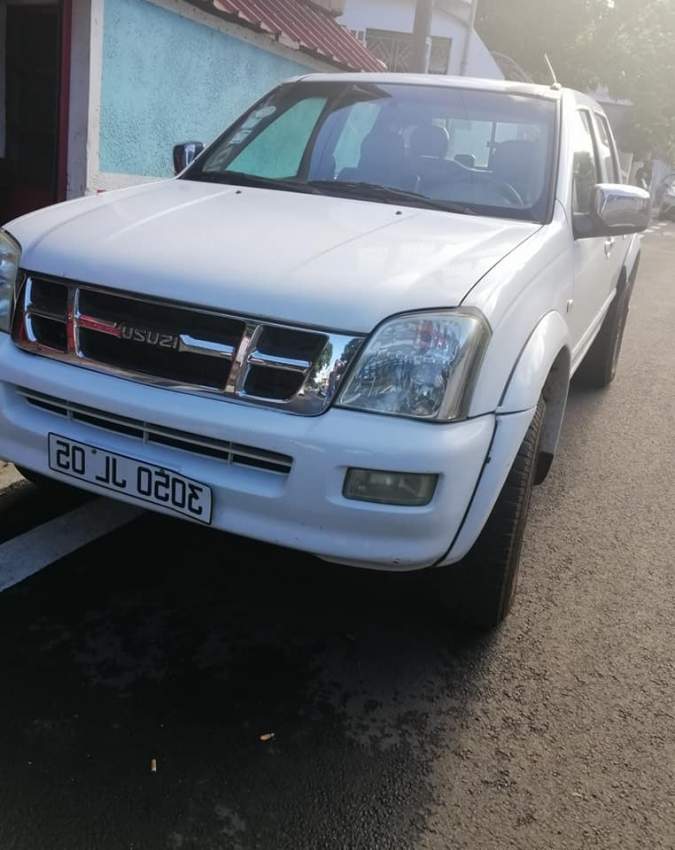 Isuzu pick-up 2005 on Aster Vender