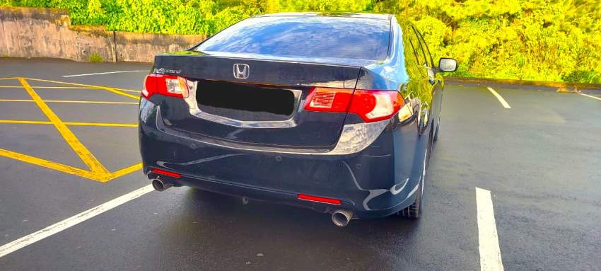 Honda Accord - 1 - Family Cars  on Aster Vender