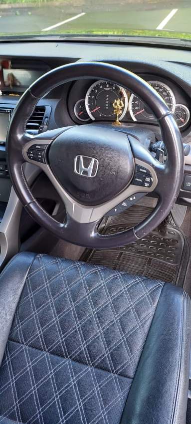 Honda Accord - 5 - Family Cars  on Aster Vender