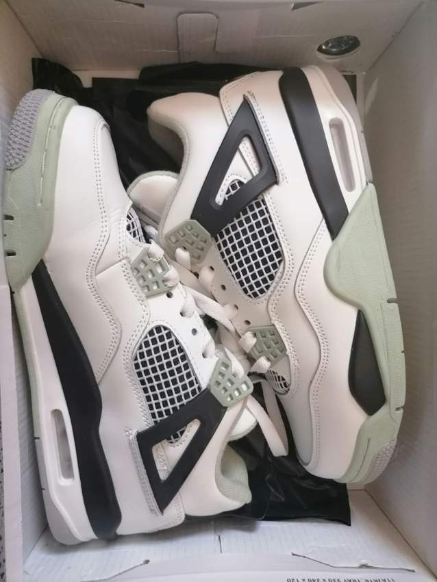 Jordan shoes - 0 - Others  on Aster Vender