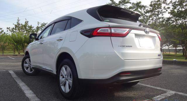 2018 TOYOTA HARRIERS - 2 - SUV Cars  on Aster Vender