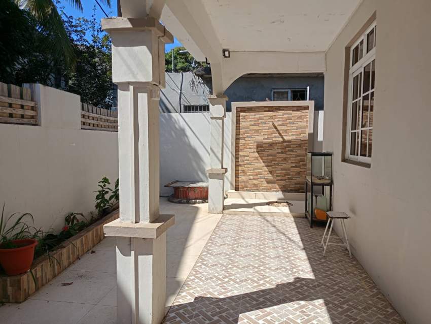 Land + building on Aster Vender