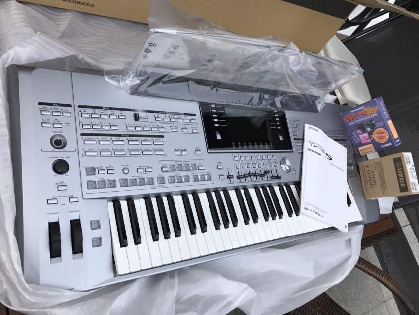 yamaha tyros 5 unboxing - 2 - Piano  on Aster Vender