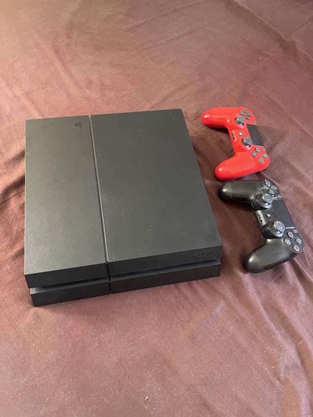 Ps4 With controller - 0 - PlayStation 4 (PS4)  on Aster Vender