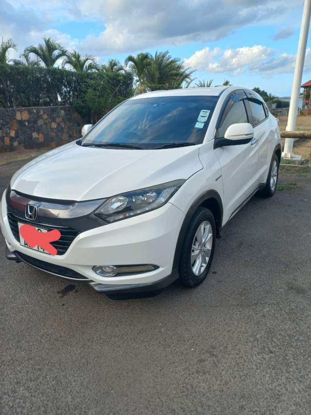 2014 Honda Vezel Hybrid - 1 - SUV Cars  on Aster Vender