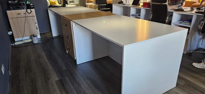 DESK WOOD 3M20CM X 90CM - 3 - Desks  on Aster Vender