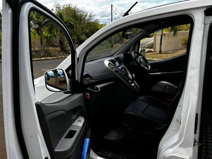 BYD T3-2023 - 6 - Cargo Van (Delivery Van)  on Aster Vender