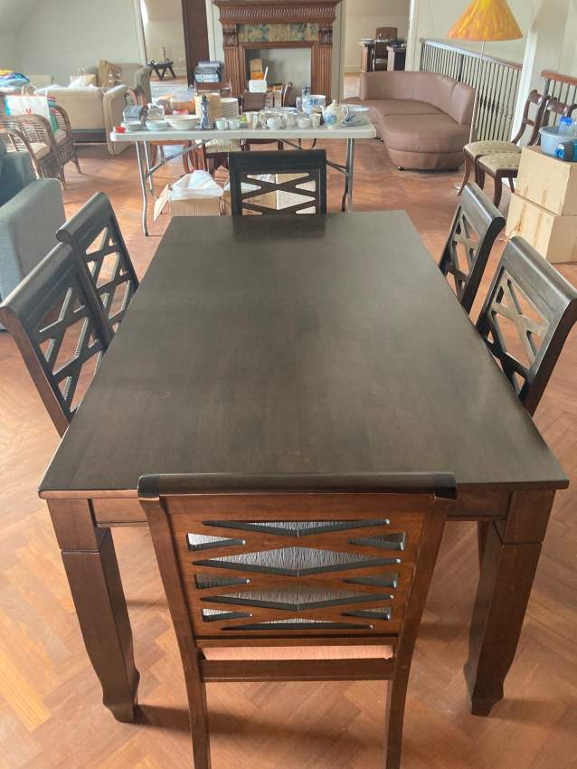 Table à manger et 6 chaises en Bois - 1 - Table & chair sets  on Aster Vender