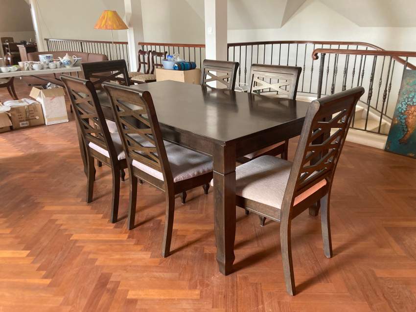 Table à manger et 6 chaises en Bois - 0 - Table & chair sets  on Aster Vender