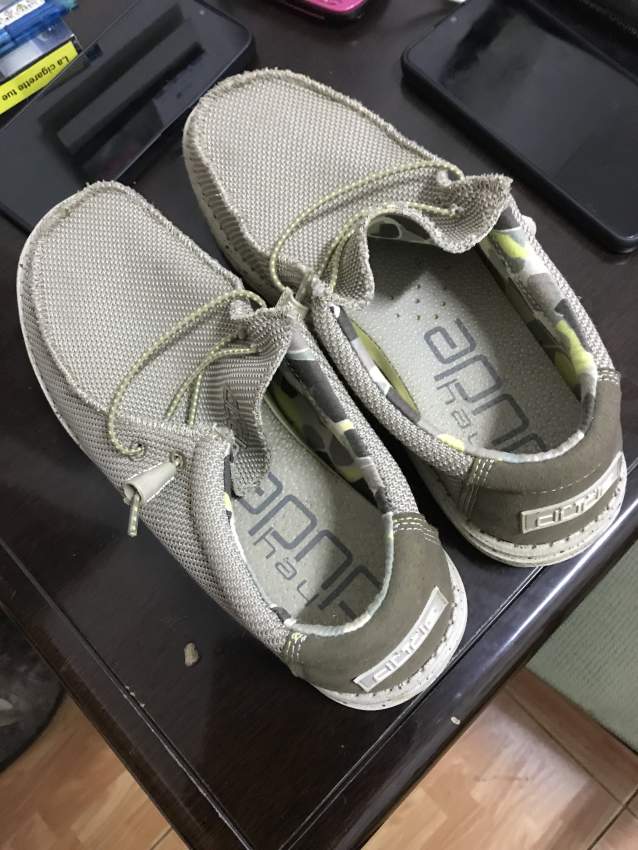 A vendre sneakers make HeyDude size 41 on Aster Vender