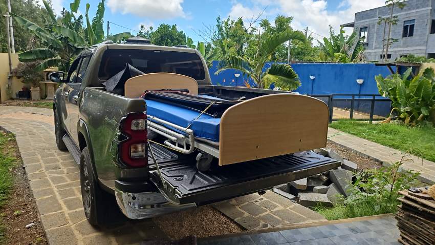 Electrical bed with 06 functions + anti scar matress + equipments. - 2 - Other Medical equipment  on Aster Vender