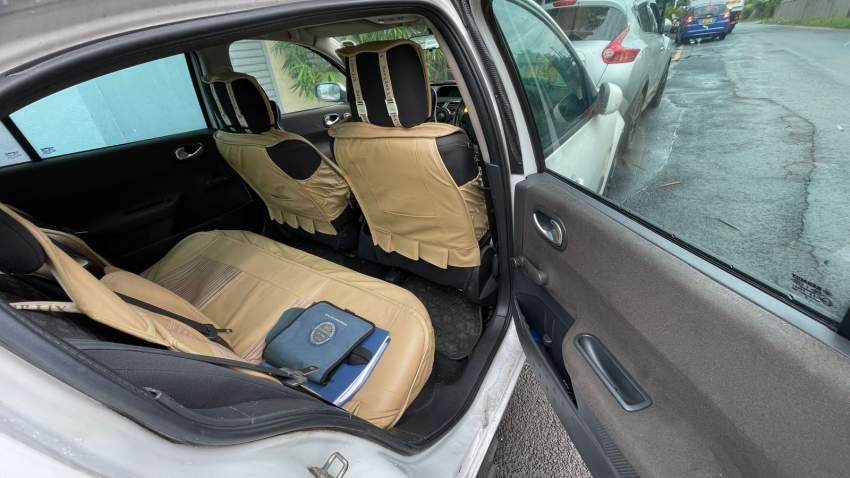 RENAULT MEGANE II 1.4L - 6 - Family Cars  on Aster Vender